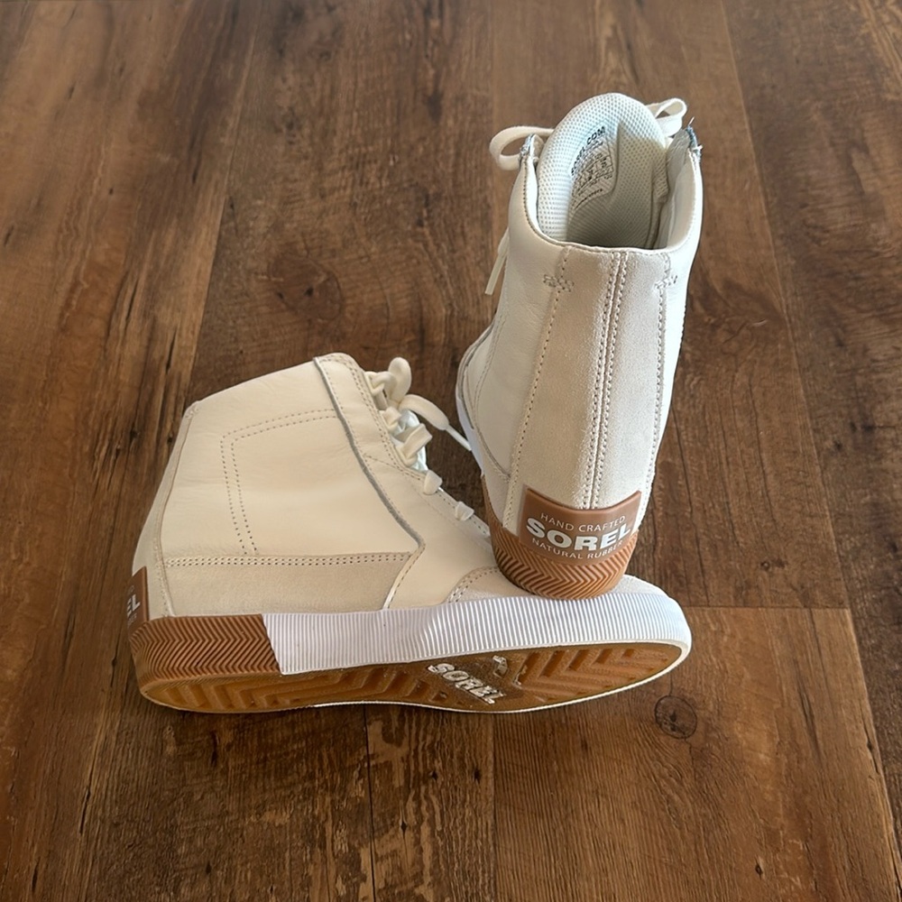 Sorel White and Cream Sneakers
